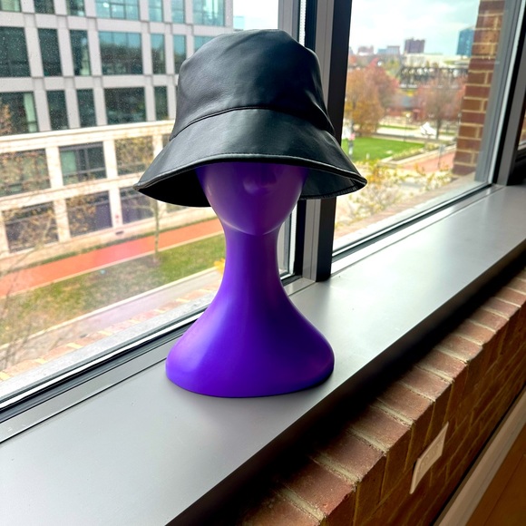 Apparis Bucket Hat - Picture 1 of 4